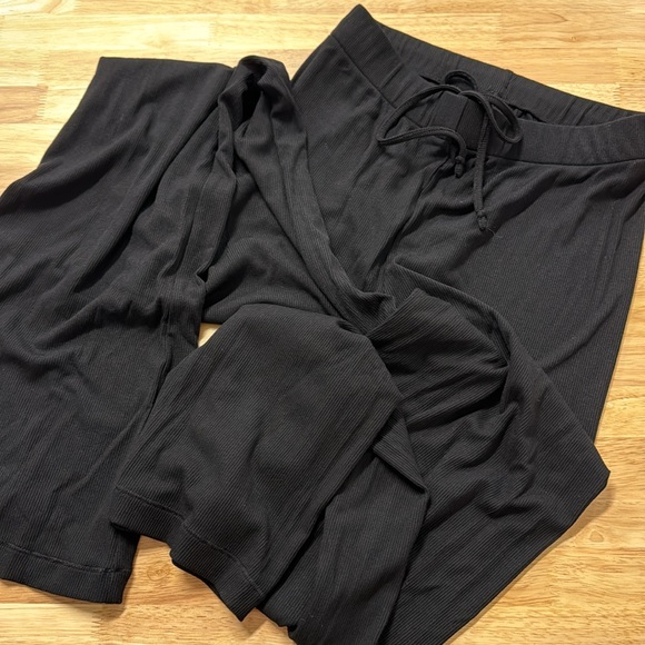 SKIMS Pants - Skims XS pants with tie (worn once)